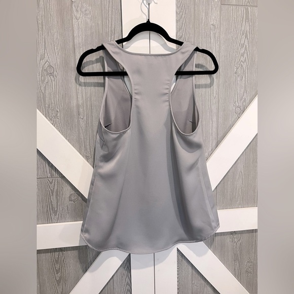 B4.16 Banana Republic Tank Top Racerback Satiny Cami Shell Size S Grey/Silver - Picture 3 of 6
